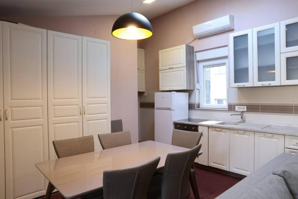 Center Nusiceva Apartament *